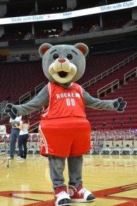 Aww, Clutch the Bear is so cute that I want to hug him and squeeze him and keep him forever and ever. Hey, wait a minute, a basketball mascot shouldn't resemble a stuffed animal you'd give a baby to. What am I thinking?