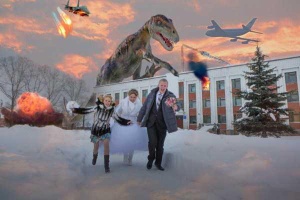 Seriously, what's the deal with dinosaurs and explosions in wedding photos? Still, the moral of this is probably don't book your wedding at Jurassic Park, even during during the winter. 