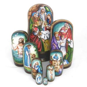 Like I said before, Jesus's life is a popular nesting doll theme. This one depicts it in chronological order.