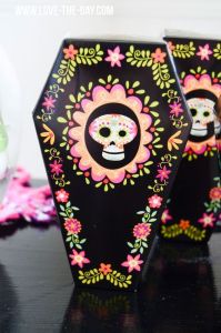 And the one for the Day of the Dead gets a very flowery finish. Love the pink flowery border on this. Stunning.