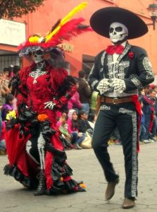 Here we have a La Catrina and a mariachi. Both seem a bit dead on the outside but are actually quite lively.