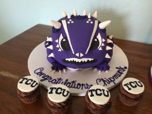 This even comes with TCU cupcakes. Though their mascot really doesn't look like this purple frog. More like a dinosaur.
