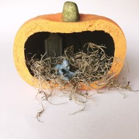 pumpkin-diorama-with-zombie